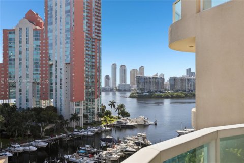 Condominio en venta en Aventura, Florida, 2 dormitorios, 153.29 m2 № 1944839 - foto 1
