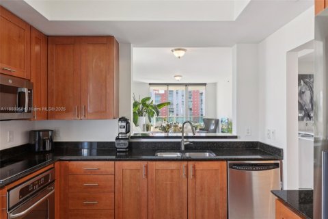 Condominio en venta en Aventura, Florida, 2 dormitorios, 153.29 m2 № 1944839 - foto 11