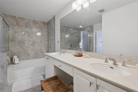 Condominio en venta en Aventura, Florida, 2 dormitorios, 153.29 m2 № 1944839 - foto 18