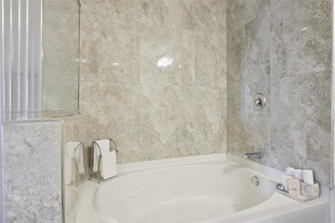 Condominio en venta en Aventura, Florida, 2 dormitorios, 153.29 m2 № 1944839 - foto 20
