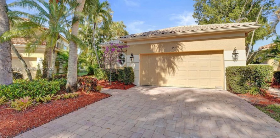 House in Weston, Florida 3 bedrooms, 262.36 sq.m. № 1976418