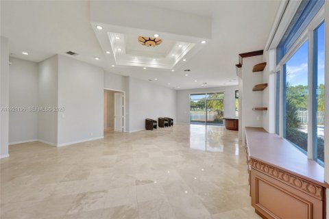 House in Weston, Florida 3 bedrooms, 262.36 sq.m. № 1976418 - photo 9