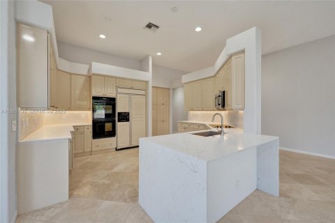 House in Weston, Florida 3 bedrooms, 262.36 sq.m. № 1976418 - photo 20