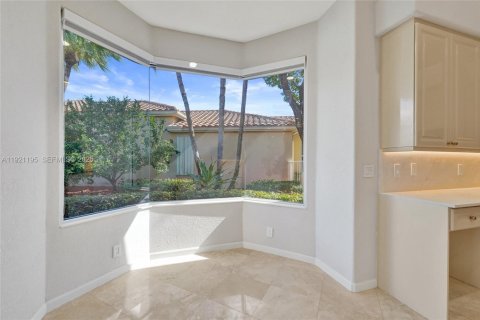 House in Weston, Florida 3 bedrooms, 262.36 sq.m. № 1976418 - photo 10