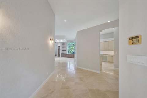 House in Weston, Florida 3 bedrooms, 262.36 sq.m. № 1976418 - photo 19