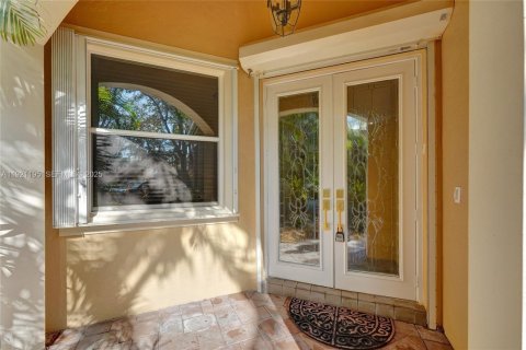 House in Weston, Florida 3 bedrooms, 262.36 sq.m. № 1976418 - photo 4