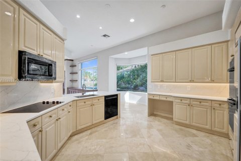 House in Weston, Florida 3 bedrooms, 262.36 sq.m. № 1976418 - photo 27