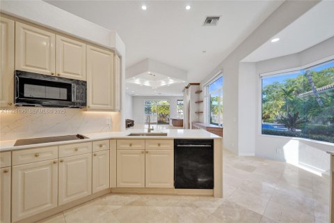 House in Weston, Florida 3 bedrooms, 262.36 sq.m. № 1976418 - photo 25