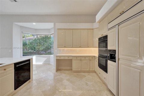 House in Weston, Florida 3 bedrooms, 262.36 sq.m. № 1976418 - photo 26