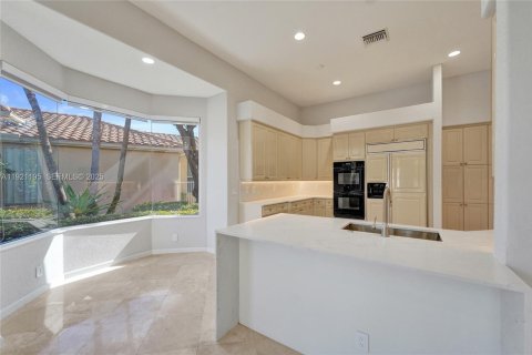 House in Weston, Florida 3 bedrooms, 262.36 sq.m. № 1976418 - photo 21