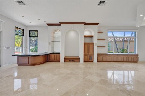 House in Weston, Florida 3 bedrooms, 262.36 sq.m. № 1976418 - photo 14
