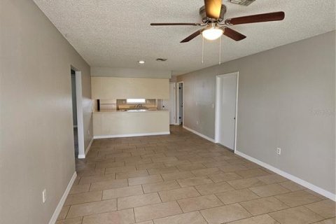 Apartamento en alquiler en Lakeland, Florida, 3 dormitorios, 98.29 m2 № 1913009 - foto 4