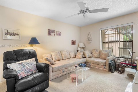 Copropriété à vendre à Coconut Creek, Floride: 2 chambres, 105.91 m2 № 2185937 - photo 13