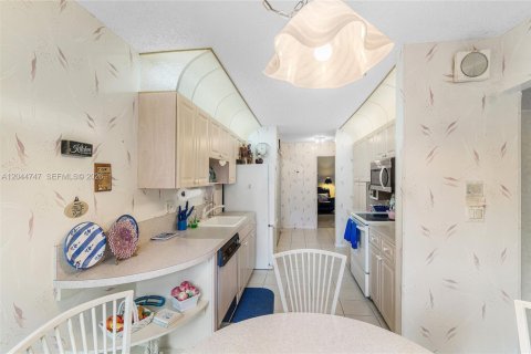 Copropriété à vendre à Coconut Creek, Floride: 2 chambres, 105.91 m2 № 2185937 - photo 20
