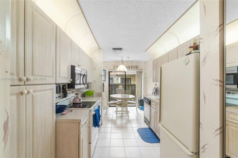 Copropriété à vendre à Coconut Creek, Floride: 2 chambres, 105.91 m2 № 2185937 - photo 15