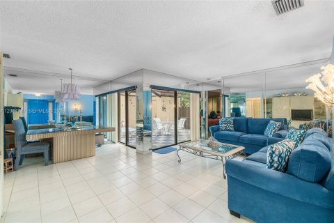 Copropriété à vendre à Coconut Creek, Floride: 2 chambres, 105.91 m2 № 2185937 - photo 9