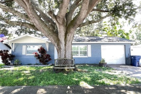 House in New Port Richey, Florida 3 bedrooms, 111.48 sq.m. № 1898778 - photo 1