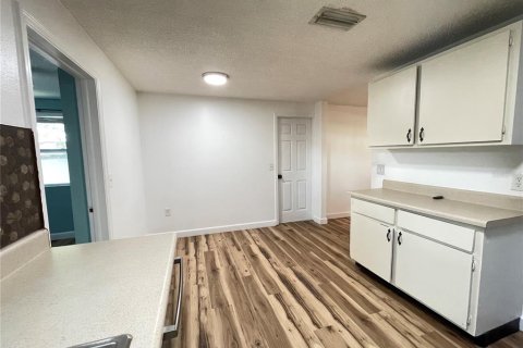 House in New Port Richey, Florida 3 bedrooms, 111.48 sq.m. № 1898778 - photo 21