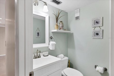 Copropriété à vendre à Sarasota, Floride: 2 chambres, 79.9 m2 № 2317489 - photo 15
