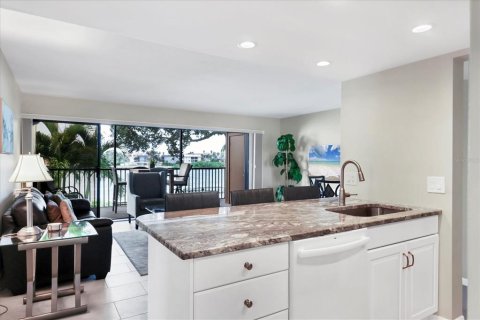 Copropriété à vendre à Sarasota, Floride: 2 chambres, 79.9 m2 № 2317489 - photo 8