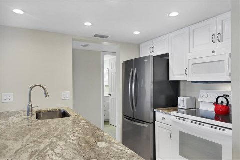 Copropriété à vendre à Sarasota, Floride: 2 chambres, 79.9 m2 № 2317489 - photo 25