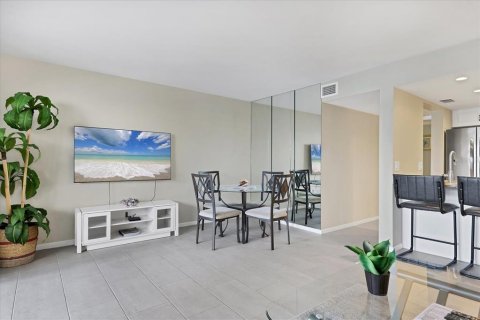 Copropriété à vendre à Sarasota, Floride: 2 chambres, 79.9 m2 № 2317489 - photo 23