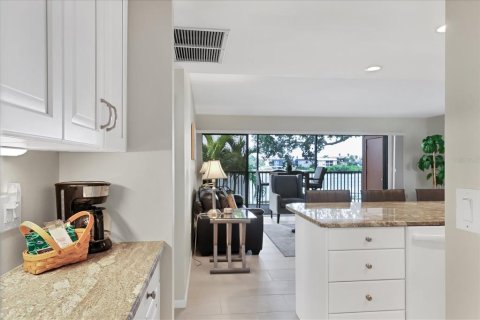Copropriété à vendre à Sarasota, Floride: 2 chambres, 79.9 m2 № 2317489 - photo 22