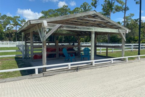 Apartment in Loxahatchee Groves, Florida 2 bedrooms, 437.76 sq.m. № 2254312 - photo 12