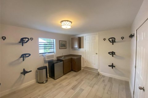 Apartment in Loxahatchee Groves, Florida 2 bedrooms, 437.76 sq.m. № 2254312 - photo 19