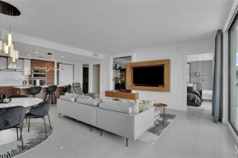 Condominio en venta en Fort Lauderdale, Florida, 3 dormitorios, 130.43 m2 № 2000544 - foto 19