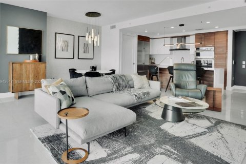 Condominio en Fort Lauderdale, Florida, 3 dormitorios  № 2000544