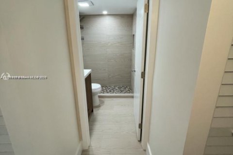 Condominio en venta en Miami, Florida, 1 dormitorio, 58.9 m2 № 1863296 - foto 8