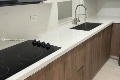 Condominio en venta en Miami, Florida, 1 dormitorio, 58.9 m2 № 1863296 - foto 5