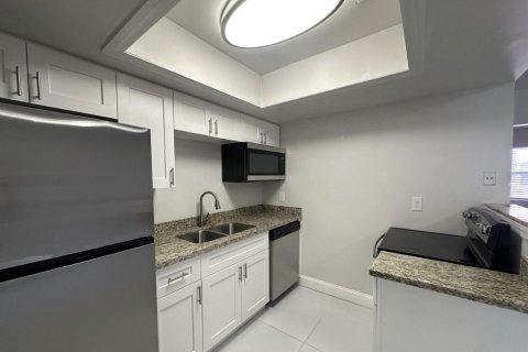 Appartement à louer à St. Lucie, Floride: 2 chambres, 92.9 m2 № 2282144 - photo 2