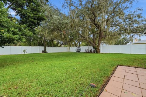 House in Haines City, Florida 4 bedrooms, 266.63 sq.m. № 2426955 - photo 13