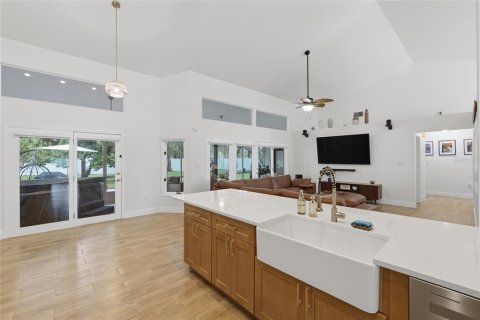House in Haines City, Florida 4 bedrooms, 266.63 sq.m. № 2426955 - photo 20