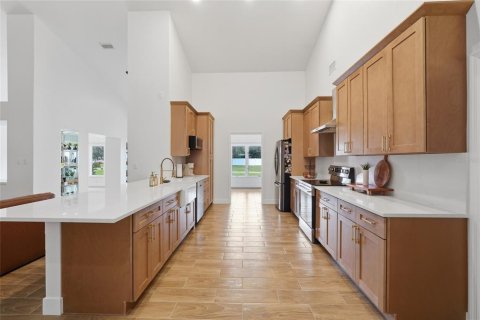 House in Haines City, Florida 4 bedrooms, 266.63 sq.m. № 2426955 - photo 16