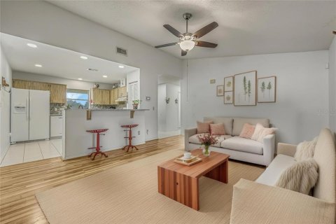 Casa en venta en Orlando, Florida, 2 dormitorios, 100.61 m2 № 1902807 - foto 12