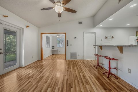 Casa en venta en Orlando, Florida, 2 dormitorios, 100.61 m2 № 1902807 - foto 15