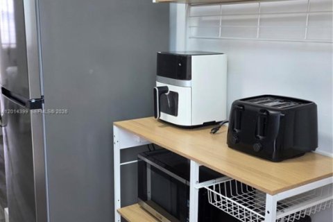 Condo in Miami Beach, Florida № 2076437 - photo 17