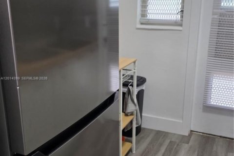 Condo in Miami Beach, Florida № 2076437 - photo 15