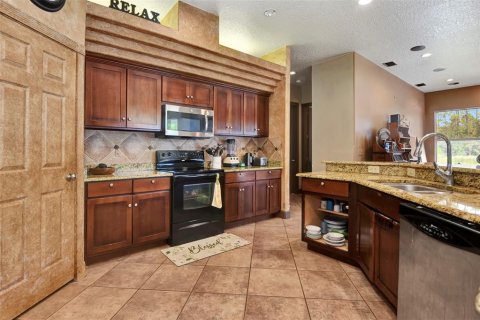 House in Ormond Beach, Florida 3 bedrooms, 246.47 sq.m. № 1916319 - photo 13