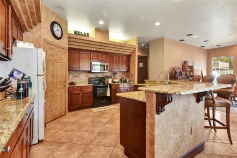 House in Ormond Beach, Florida 3 bedrooms, 246.47 sq.m. № 1916319 - photo 12