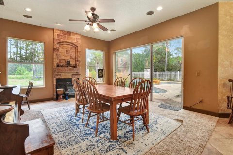House in Ormond Beach, Florida 3 bedrooms, 246.47 sq.m. № 1916319 - photo 9