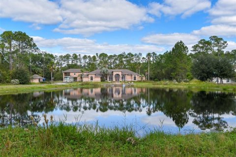House in Ormond Beach, Florida 3 bedrooms, 246.47 sq.m. № 1916319 - photo 1