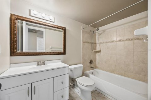 Condo in Winter Park, Florida, 1 bedroom  № 2391366 - photo 19