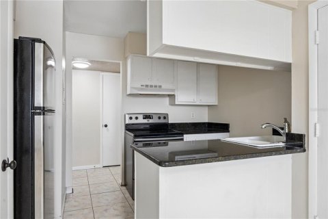 Condo in Winter Park, Florida, 1 bedroom  № 2391366 - photo 12
