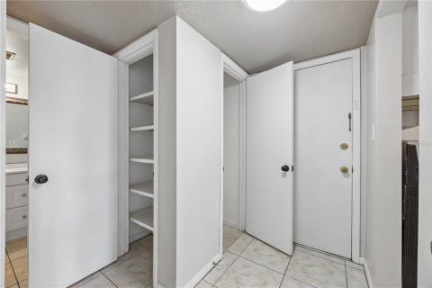 Condo in Winter Park, Florida, 1 bedroom  № 2391366 - photo 15