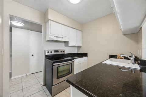 Condo in Winter Park, Florida, 1 bedroom  № 2391366 - photo 14