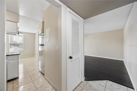Condo in Winter Park, Florida, 1 bedroom  № 2391366 - photo 9